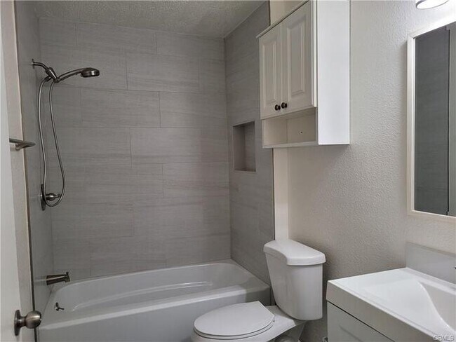 Foto del edificio - 21606 Belshire Ave