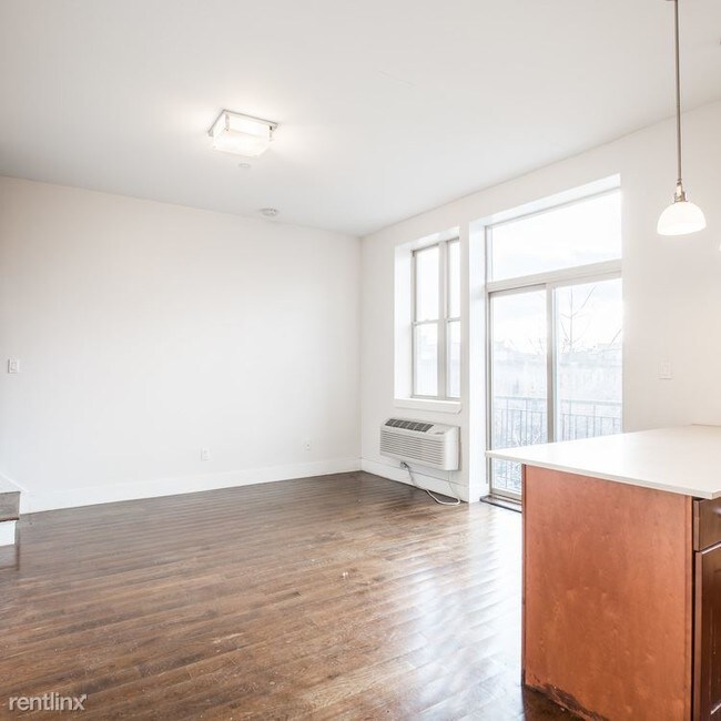 Building Photo - 167 Tompkins Ave