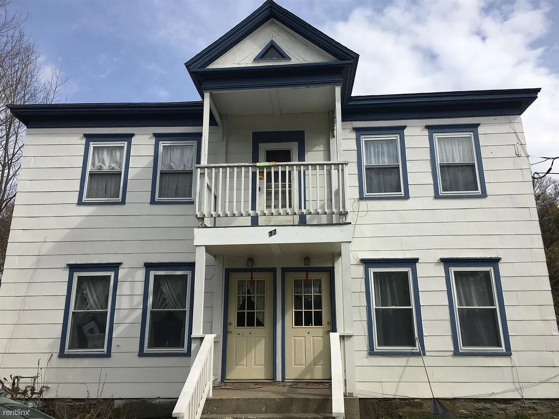 Primary Photo - 37 W Main St