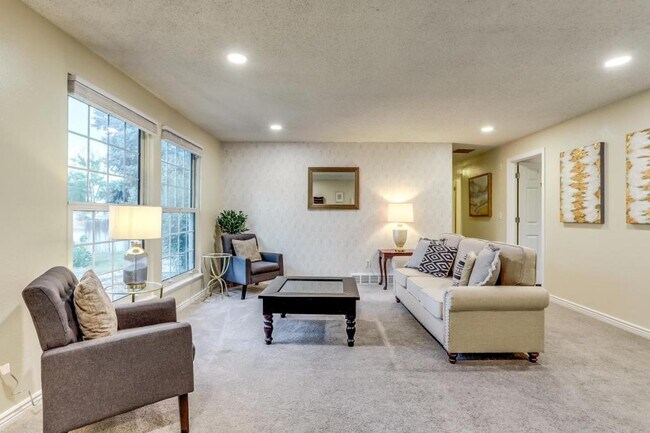 Foto del edificio - 15054 E Dartmouth Ave