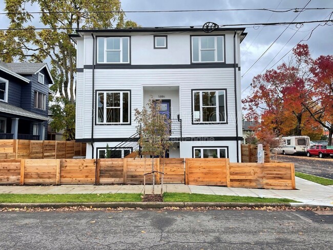 Photo - 5886 SE 46th Ave Apartment