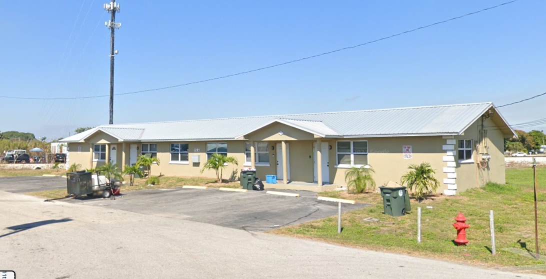 Building Photo - 1209 W Avenue A