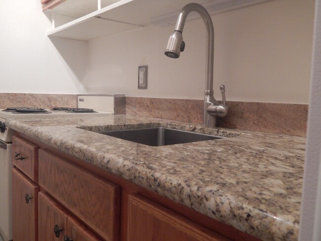 Foto del edificio - 2328 Hoyt Ave