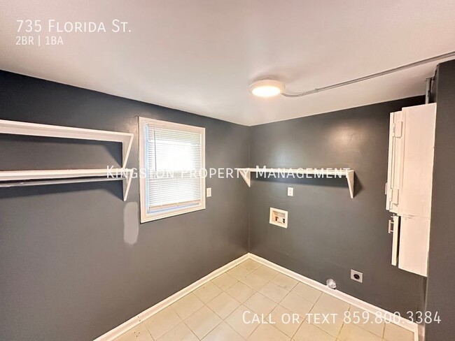 Building Photo - Beautifully Remodeled 2 Bedroom COMING SOON!