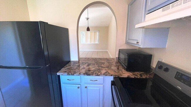 Foto del edificio - 2185 Pretty Ln