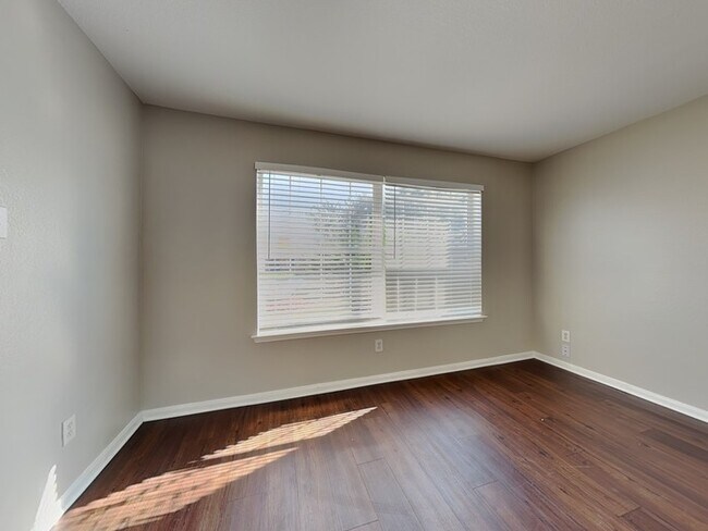 Foto del edificio - 10515 Berclair Dr