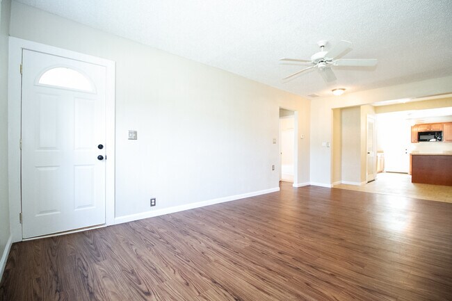 Building Photo - 5007 Arbor Way