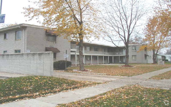 Building Photo - Deby Square