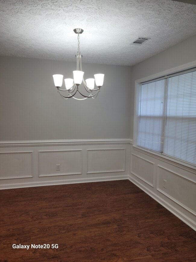 Building Photo - 667 Roebling Rd