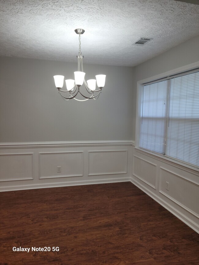 Foto del edificio - 667 Roebling Rd