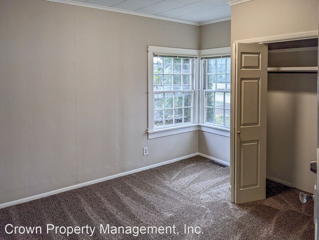 Building Photo - 3 br, 1 bath House - 9755 Pageant St