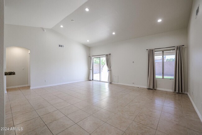 Building Photo - 16071 N 91st Dr