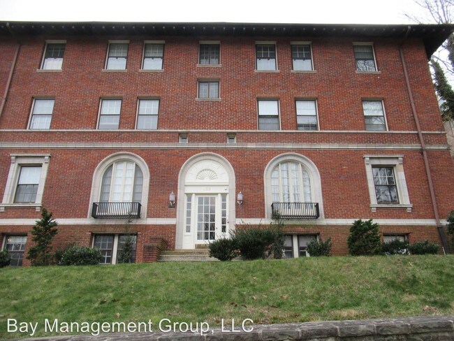 Building Photo - 903 W University Pkwy
