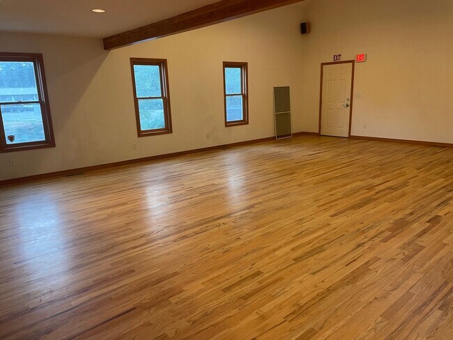 Foto del edificio - Large Three Bedroom on the North Side of D...