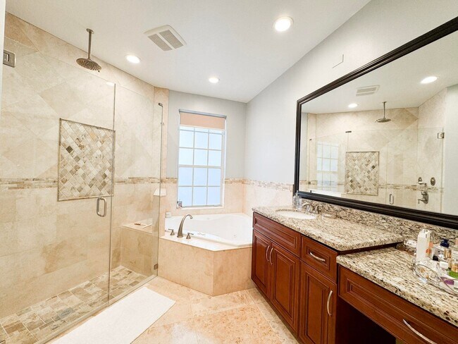 Foto del edificio - Long Lake Palm Drive, Boca Raton, FL 33496 - 4 BR 3 BA single-family home