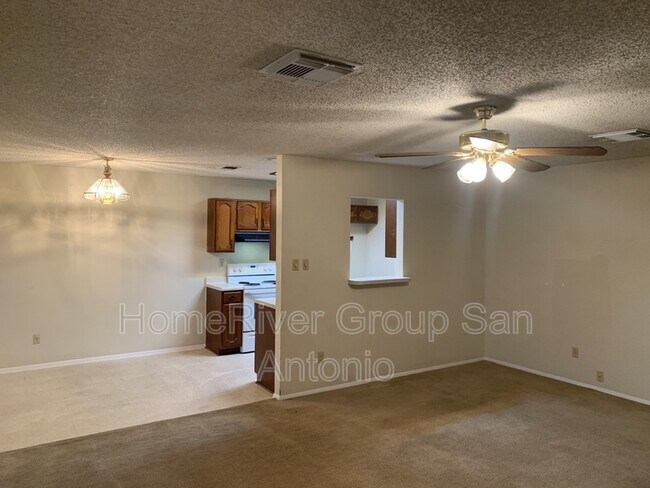 Foto del edificio - 5911 Hidden Boulder St