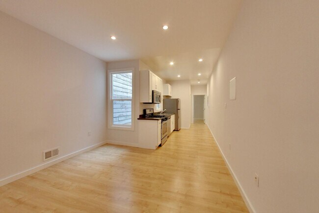 Foto del edificio - 716A Clementina Street-