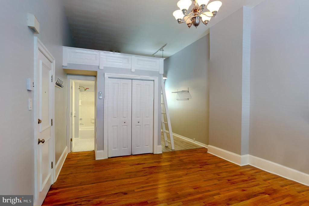Primary Photo - 1728 Mt Vernon St