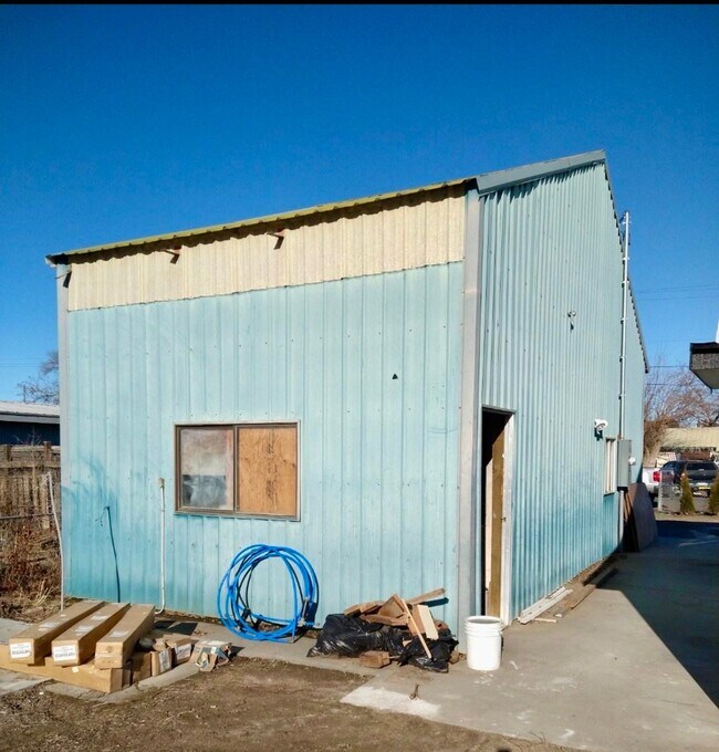 Foto del edificio - 7989 Rainier Rd NE