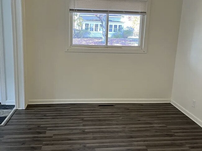 Building Photo - ELEGANT MODISH HOME