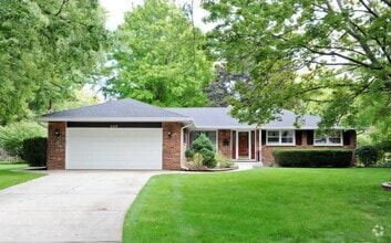 Building Photo - 826 Crestfield Ave