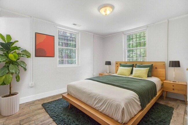 Building Photo - Charming Ranch Duplex in Central Charleston