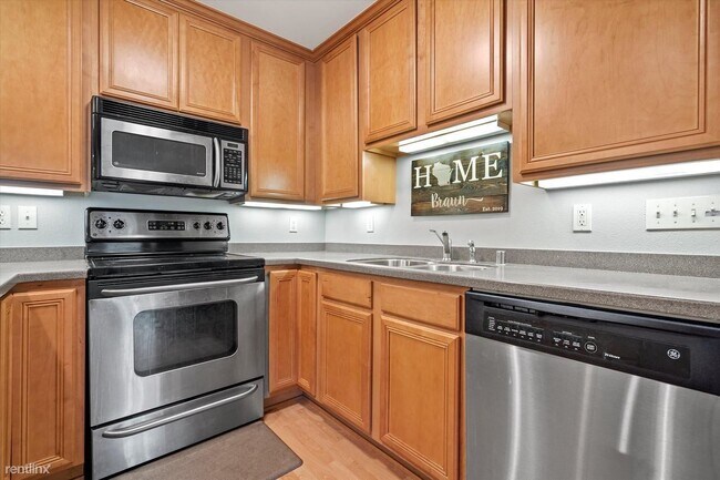 Foto del edificio - 1108 N Milwaukee St