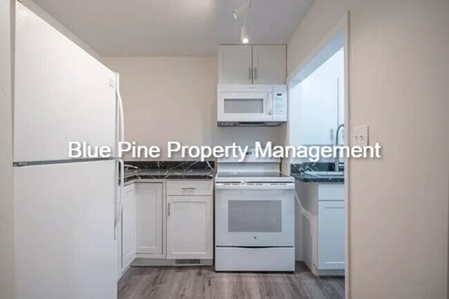 Foto del edificio - 1170 Saint Clair Rd