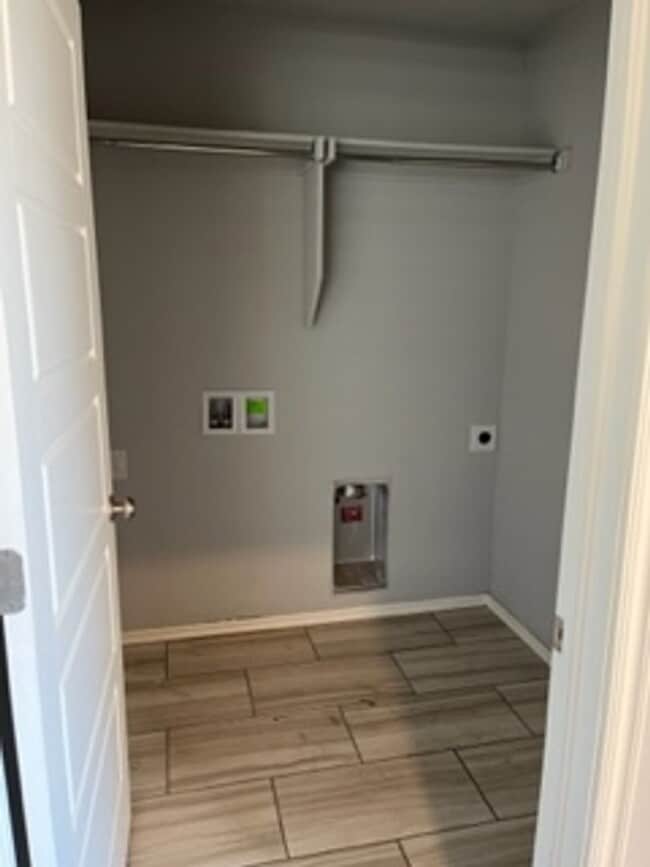 Building Photo - 4612 Emerald Knoll Rd