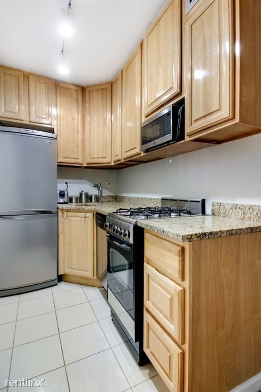 Foto del edificio - 8 W 55th St