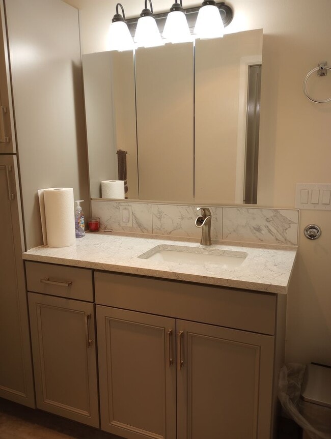 Foto del edificio - 5064 Festival Blvd