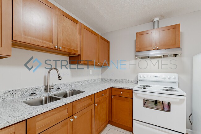 Foto del edificio - NOW OFFERING HALF OFF THE FIRST FULL MONTH...