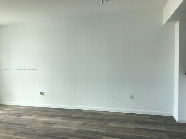 Foto del edificio - 244 Biscayne Blvd