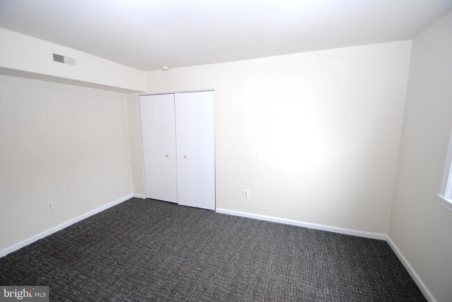 Foto del edificio - 13-17 E Broad St