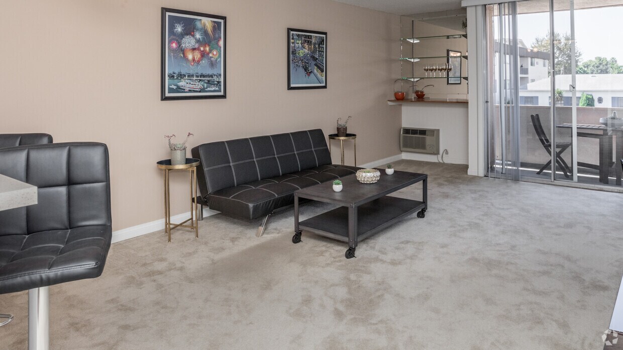 Glen Arbor Villas Apartments in Los Angeles, CA Westside Rentals