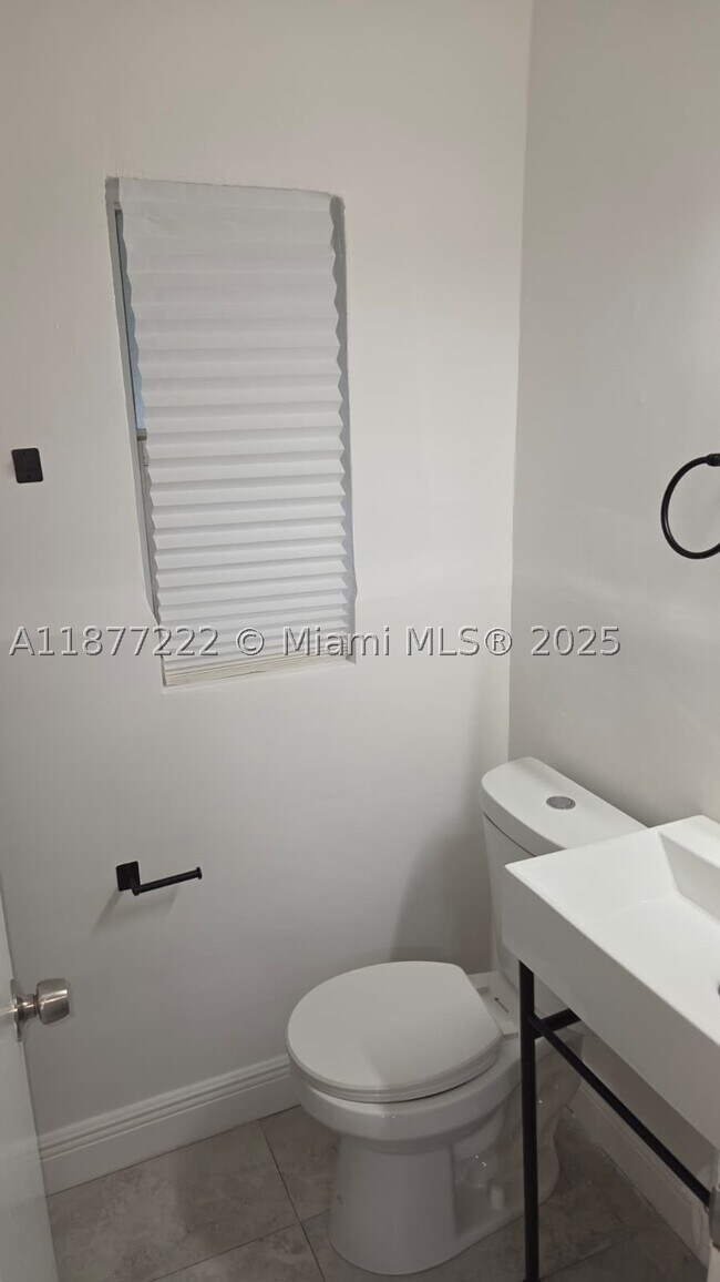 Foto del edificio - 855 NW 3rd St