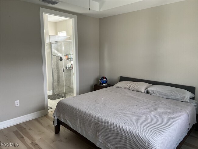 Foto del edificio - 12048 Westmoreland Way