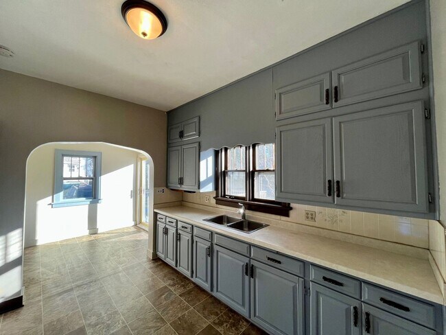 Foto del edificio - 619 Werle Ave