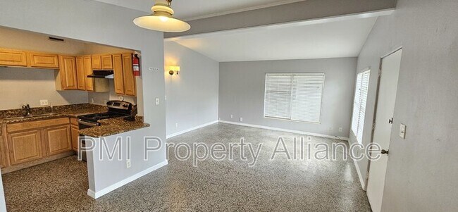 Foto del edificio - 114 Azalea Ln