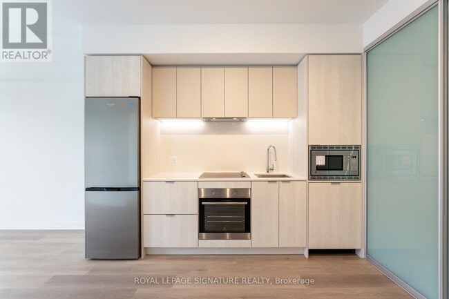 Photo du bâtiment - 86-686 Dundas St W
