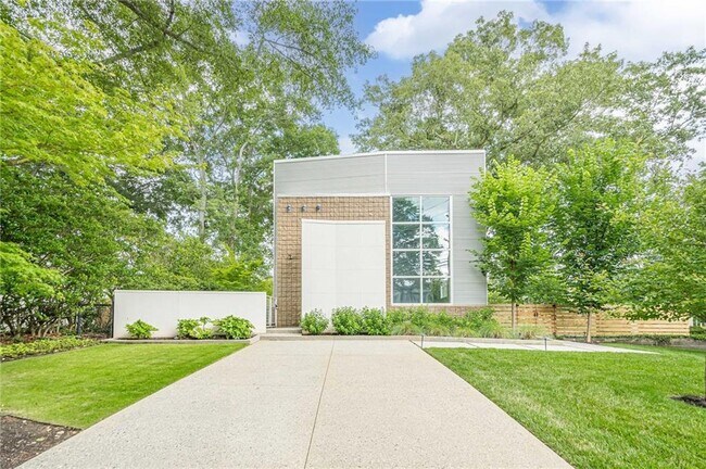 Foto del edificio - 2269 Briarwood Hills Dr NE