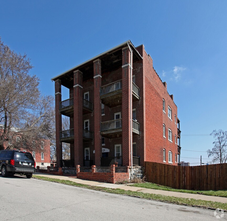 18271829 Washington St, Kansas City, MO 64108 18271829 Washington