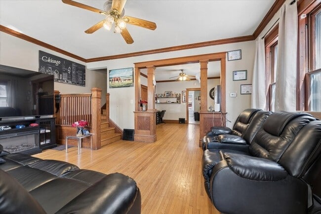 Building Photo - 362 Evans Ave