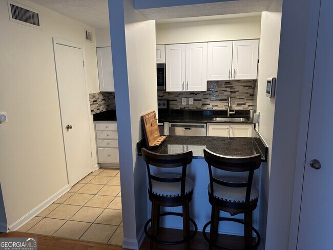 Foto del edificio - 3120 7 Pines Ct