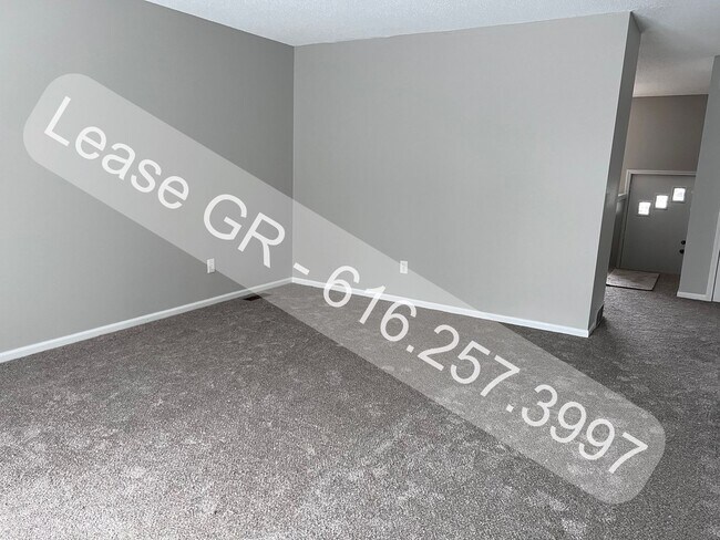 Foto del edificio - Recently Updated 4 Bedroom Duplex!