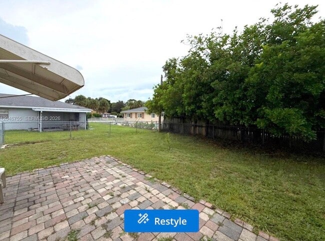 Building Photo - 12096 Dolphin Dr