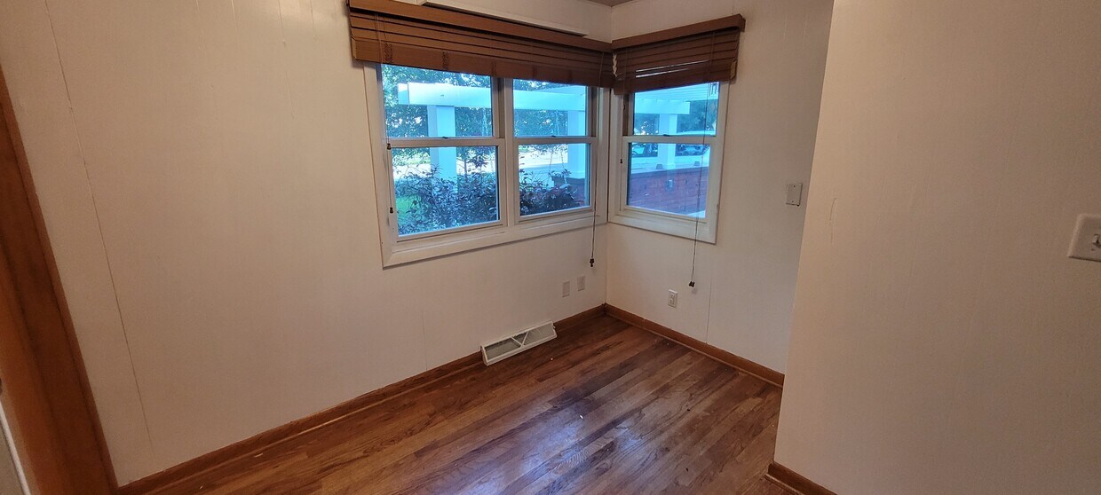 Home office / Den - 170 Ridge Ave