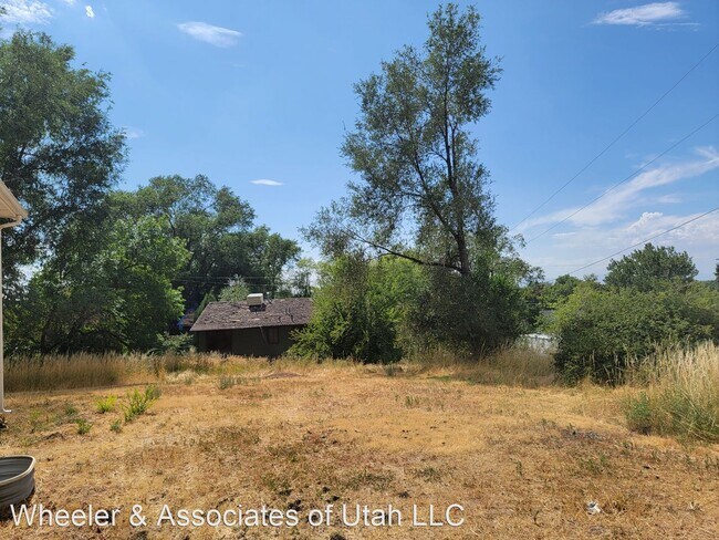 Building Photo - 3 br, 2 bath House - 183 N Iowa Ave.
