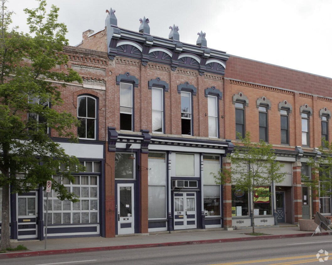 Building Photo - 229 Jefferson St