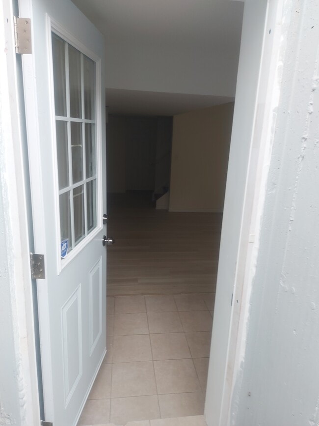 Building Photo - 54 Gamson Cres